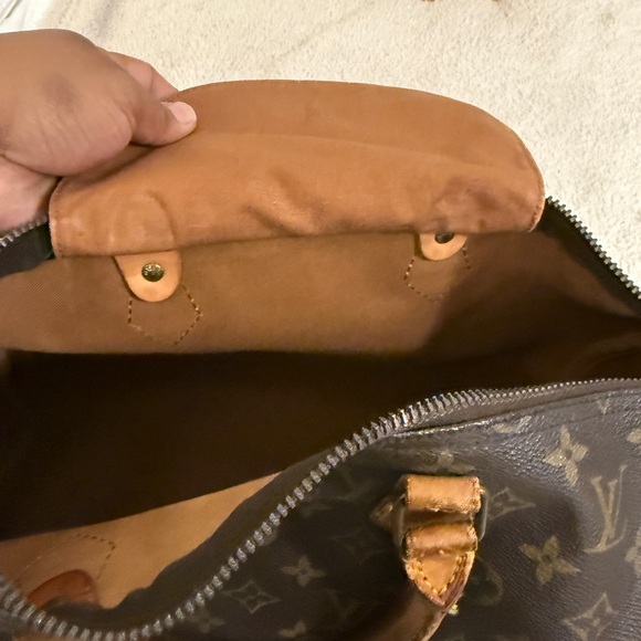 Authentic Louis Vuitton Monogram Canvas Handbag speedy 35 - Picture 5 of 16